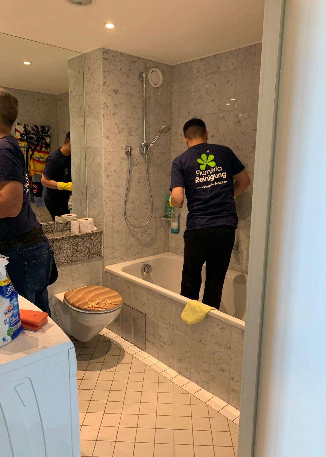 Sauberer Boden in einem Gebäude